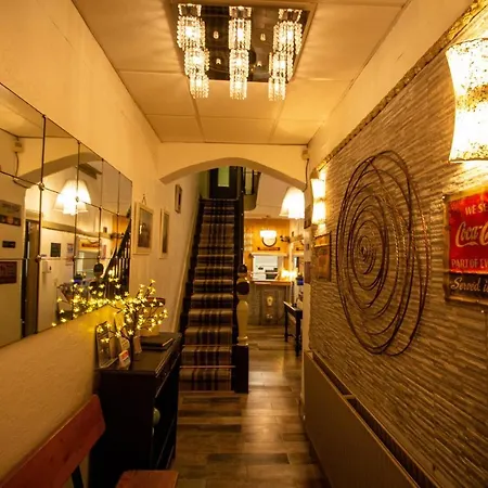 Manor House-3